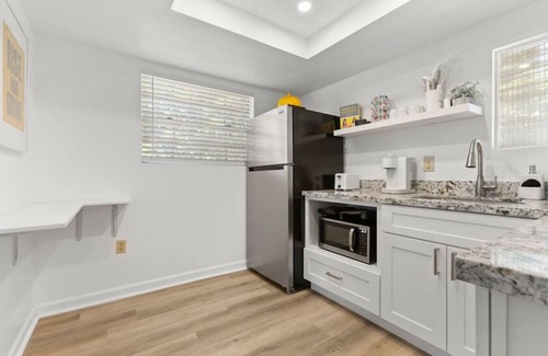 Maple-Ash Apartment | Downtown APT w/King Bed-1 Block to Mill Ave/ASU