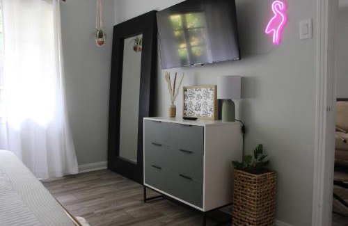 Westfield Apartment | Downtown ATX! Deep Eddy Bungalow #A