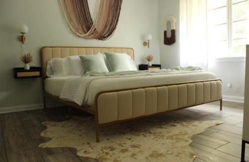 Westfield Apartment | Downtown ATX! Deep Eddy Bungalow #A