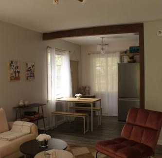 Westfield Apartment | Downtown ATX! Deep Eddy Bungalow #A