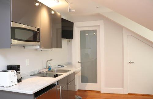 Beacon Hill Apartment | Downtown Beacon Hill, Convenient, Comfy Studio #14