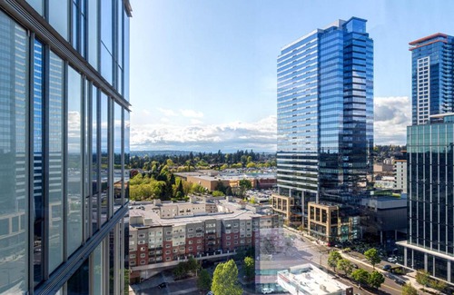 West Bellevue Apartment | Downtown Bellevue Studio w Gym WD nr shops SEA-117