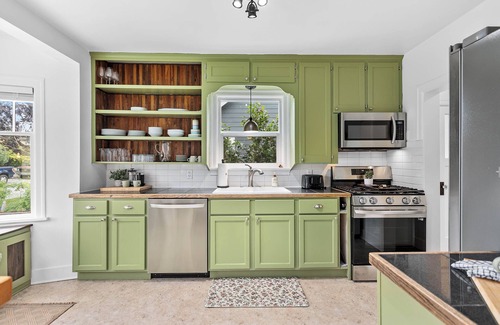 Cornwall Park House | Downtown Bellingham Burrow by Gather: Bellingham Escape w/Bike Storage & Office