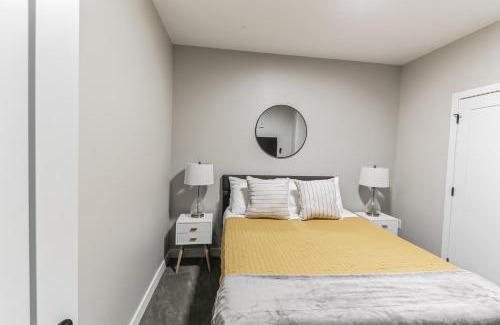 Downtown Cincinnati Apartment | Downtown/Bengals/Reds/TQL/OTR