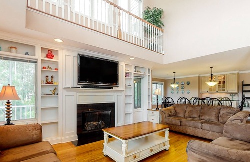 Bethany Beach House | Downtown Bethany Beach house w/ gas grill & fireplace, Wifi & 2 outdoor showers