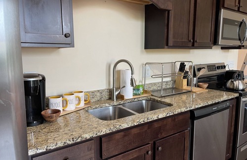 Macon Condo | DOWNTOWN BOHEMIAN LOFT