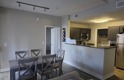 Evans Churchill Apartment | Downtown Cactus Diamond
