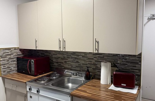 Downtown Calgary Apartment | Downtown Calgary Haven: Modern & Stylish Studio