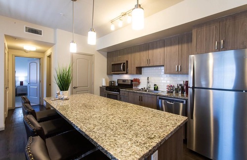 Camarillo Apartment | Downtown Camarillo*3 Resort like Pools*3 Fitness Ctrs*EVChargers*Gated*SelfChkIn