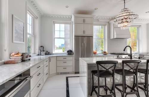 Latin Quarter House | Downtown Central Luxurious Mansion 7 Bedrooms 9000 sqft