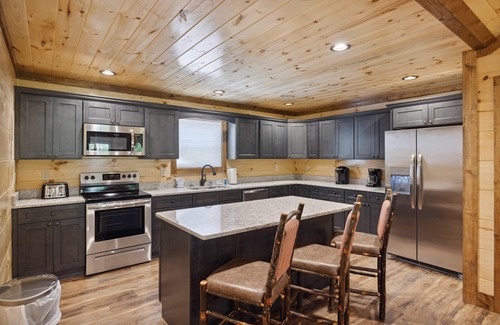 Gatlinburg Cabin | Downtown Chestnut Lodge