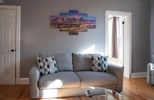 Downtown Cincinnati Condo | Downtown Cincinnati Elegant & Comfortable 2-Bedroom City Retreat