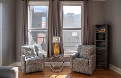 Downtown Cincinnati Condo | Downtown Cincinnati Elegant & Comfortable 2-Bedroom City Retreat