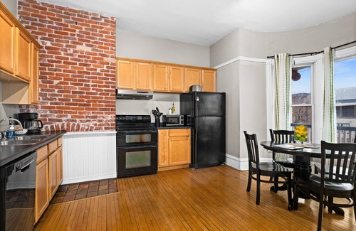 Endion Condo | Downtown City View Condo in Duluth