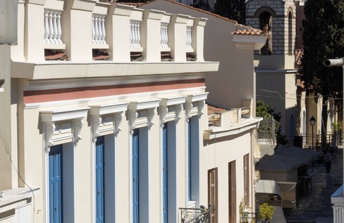 Plaka Apartment | Downtown Cocoon with Roof Deck