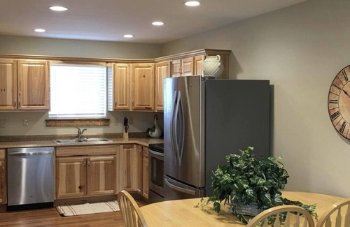 Cody House | Downtown Cody! Bobbi's Bunkhouse B