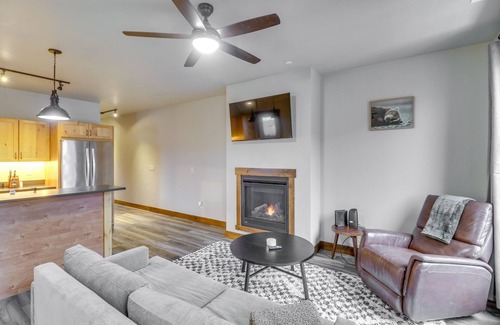 Columbia Falls Condo | Downtown Columbia Falls Condo: 16 Mi to Ski Resort