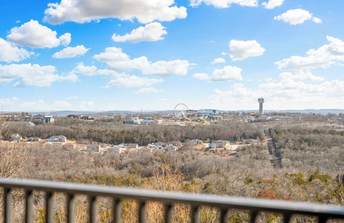 Branson Condo | Downtown Comfort and Close to Branson's Excitement!