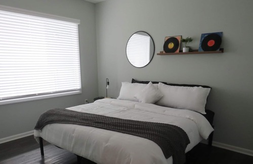 Midtown - Westport Condo | Downtown Condo 2 bed 2 bath + Private Balcony