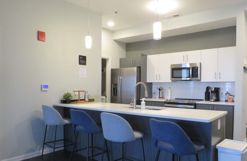 Midtown - Westport Condo | Downtown Condo 2 bed 2 bath + Private Balcony