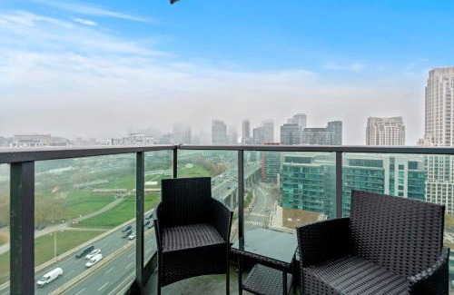 Fort York Apartment | Downtown Condo with Picturesque View