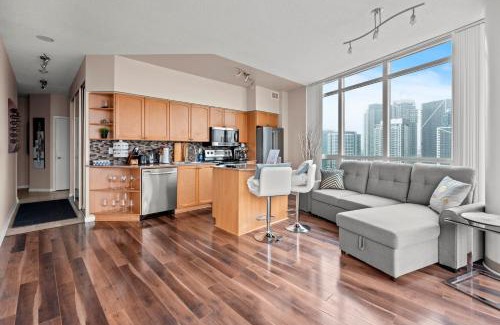 Fort York Apartment | Downtown Condo with Picturesque View