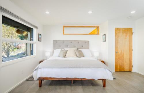 Downtown Anchorage House | Downtown Contemporary Coastal Condo