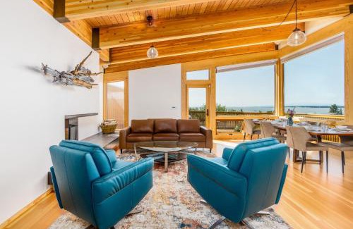 Downtown Anchorage House | Downtown Contemporary - Full Property