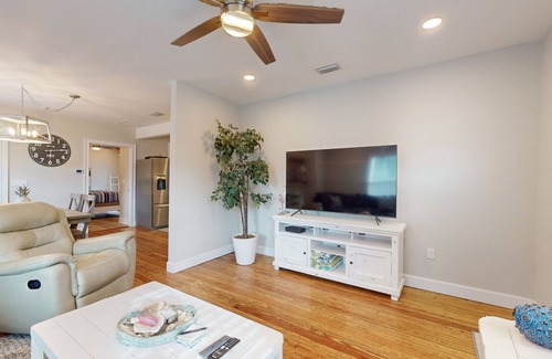Lincolnville House | Downtown cottage with spacious front and back porch near ocean