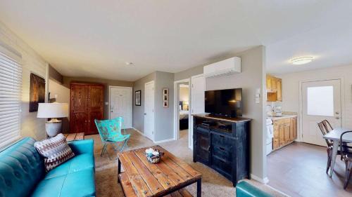 Moab House | Downtown Cozy Home Base - Purple Sage 8