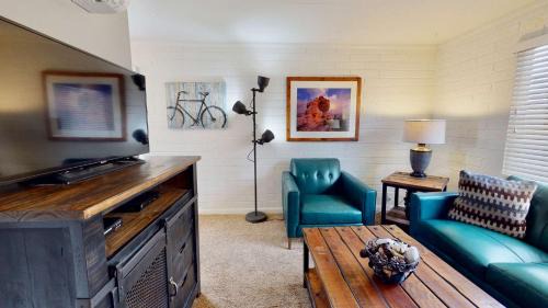 Moab House | Downtown Cozy Home Base - Purple Sage 8