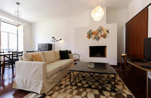 Santa Maria Maior Apartment | Downtown Delight by Homing