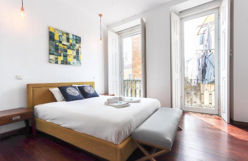 Santa Maria Maior Apartment | Downtown Delight by Homing