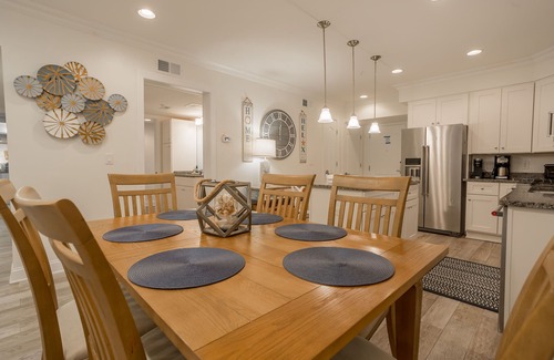 Dewey Beach Condo | Downtown Dewey Beach Condo w/Pool Garage Parking