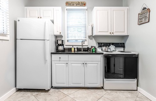 Old Town Apartment | Downtown dog-friendly cottage-like studio with patio, full kitchen, cable, & AC