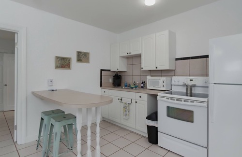 Downtown Dunedin Cottage | Downtown Dunedin Cottage Near Beaches + Breweries