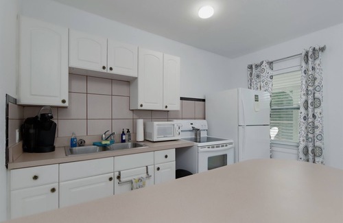 Downtown Dunedin Cottage | Downtown Dunedin Cottage Near Beaches + Breweries