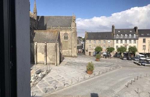 Saint-Pol-de-Leon House | Downtown duplex 120m2, facing Saint Pol de Leon cathedral.