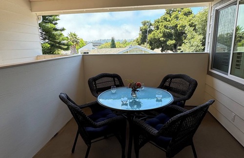 Oak Park Apartment | Downtown Easy
