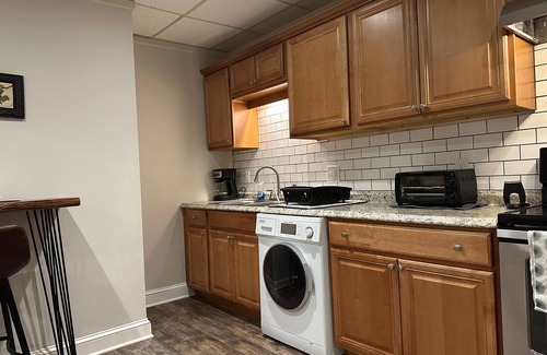 Ellsworth Apartment | Downtown Ellsworth Suite