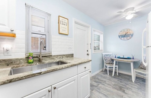Laurel Park House | Downtown Escape! All new! Cute Villa in Sarasota!