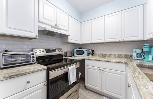 Laurel Park House | Downtown Escape! All new! Cute Villa in Sarasota!