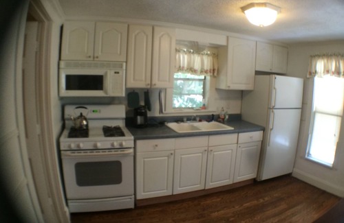 Eureka Springs Historic District Cottage | Downtown Eureka Springs Vacation Cottage