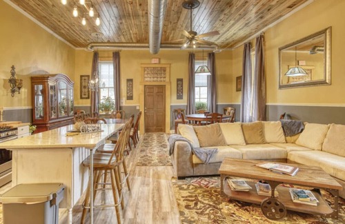 Whitewood House | Downtown Experience Rich in History & Charm! Centrally Located in Black Hills