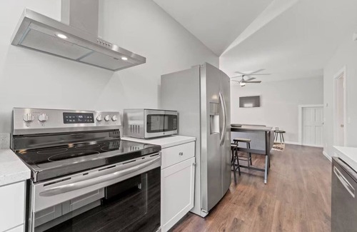West Central Apartment | Downtown Fort Wayne Triplex- Apt. B