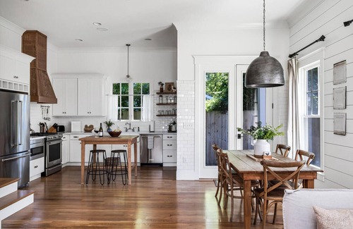 Historic Downtown Franklin House | Downtown Franklin Farmhouse 2. Steps to Dining, Shops & Cafes