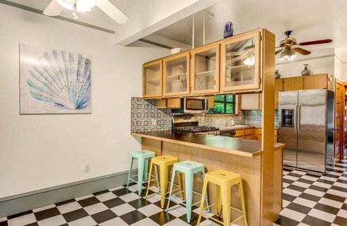 Fremont House | Downtown Fremont Charmer with Parking