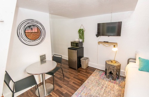 East Village House | Downtown Gaslamp District Loft for 3!
