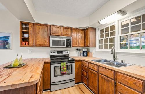 Luray Apartment | Downtown Getaway - Patio Views