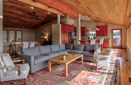 Gig Harbor House | Downtown Gig Harbor home with gorgeous views of Mt. Rainier AND a private sauna!